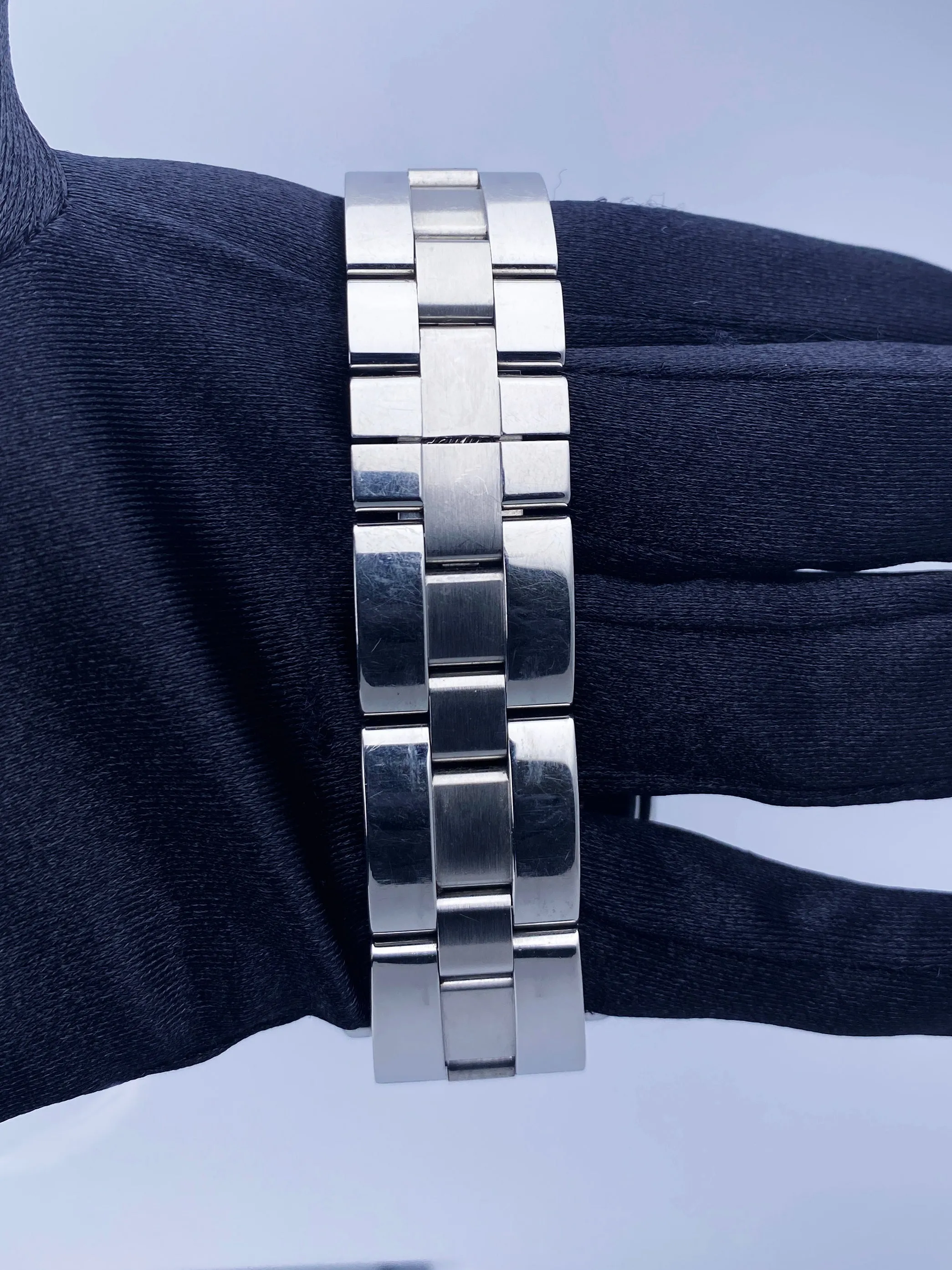 Cartier Roadster XL 2618 Sliver Dial Mens Watch