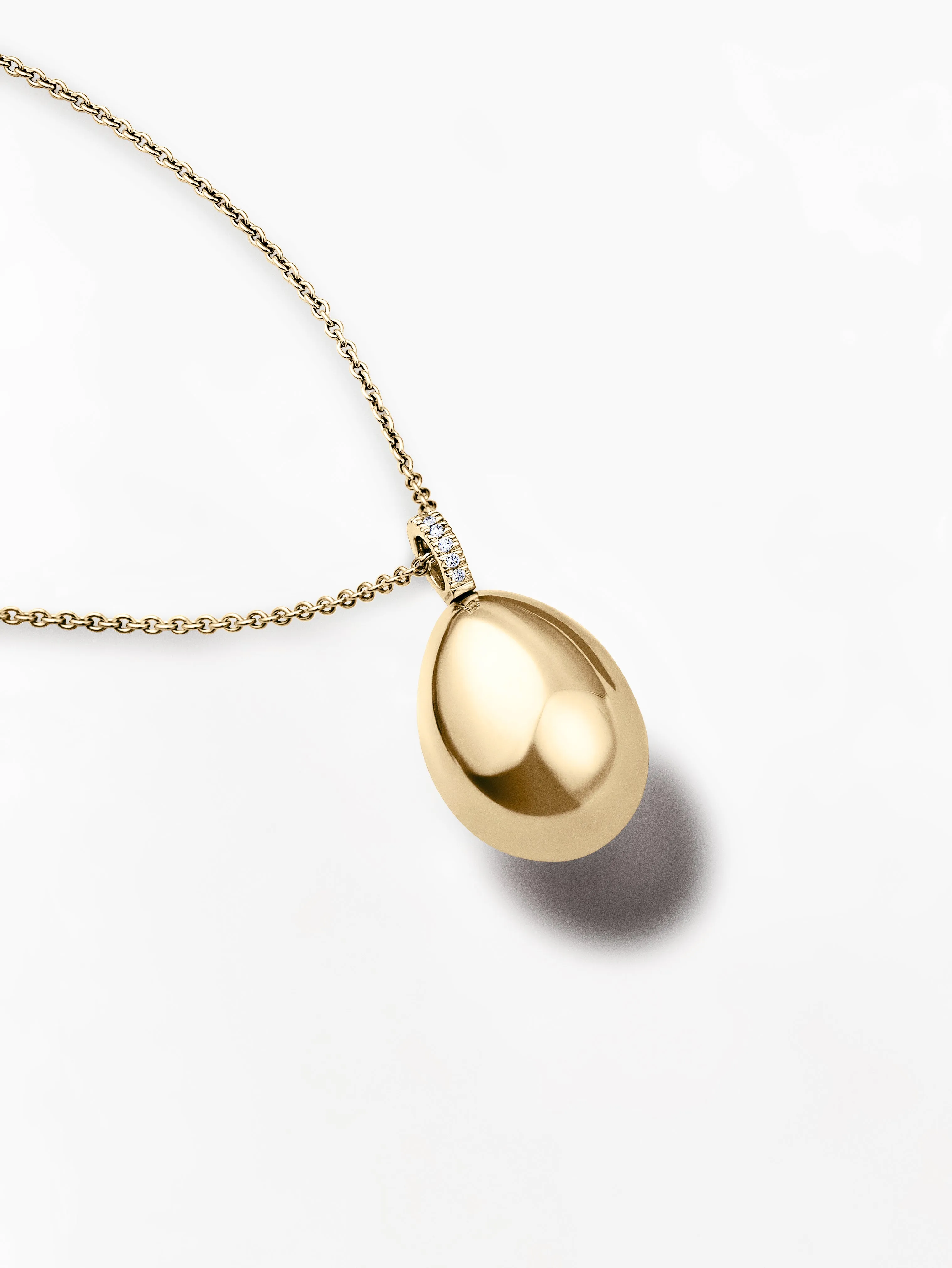 Fabergé Essence Yellow Gold Egg Pendant