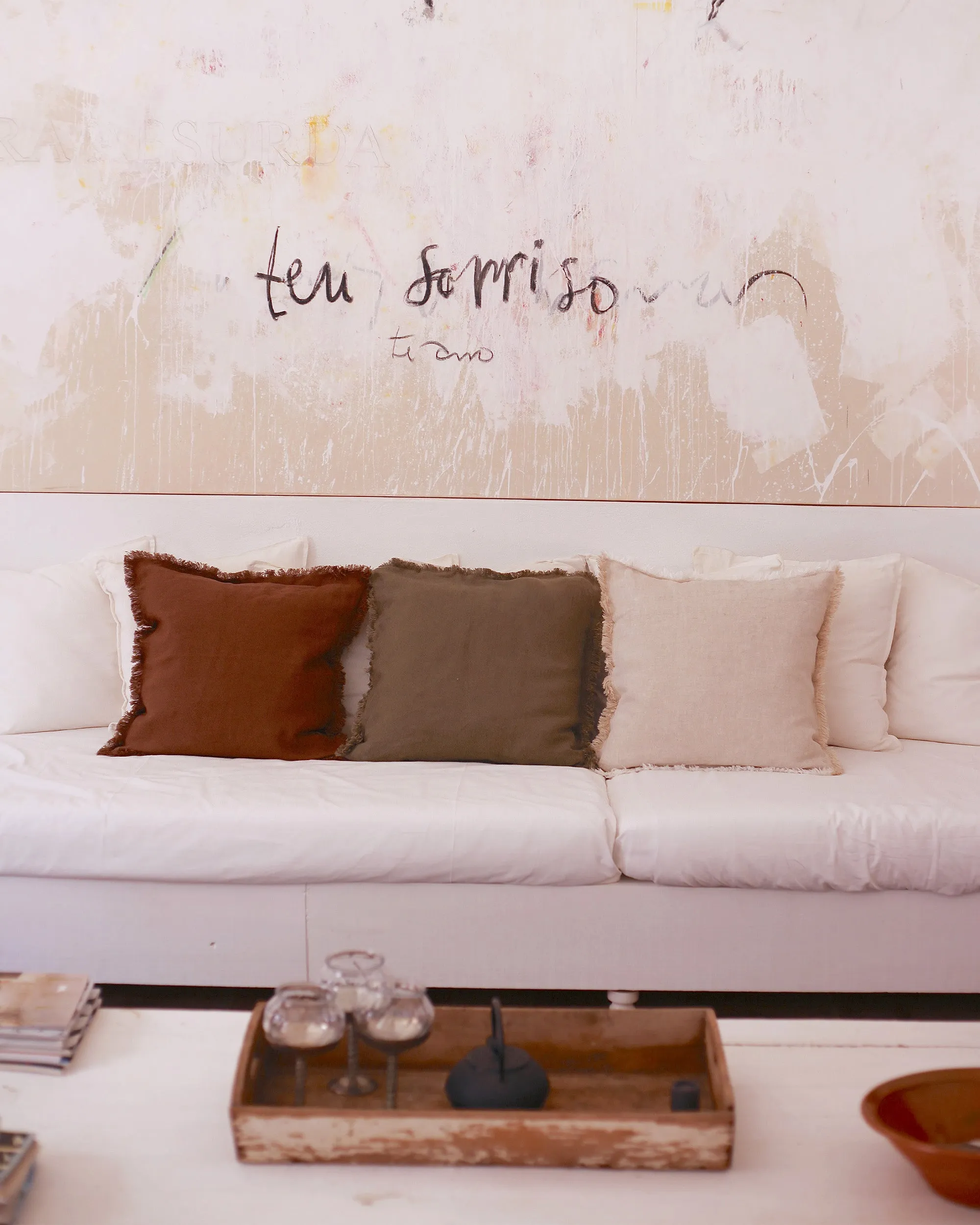 Heavyweight linen deco pillow in Chocolate brown