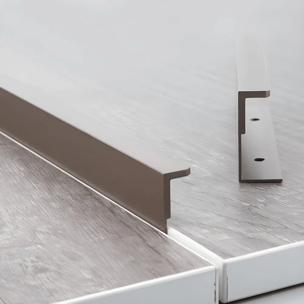 KURVE / Long Cabinet Edge Pull