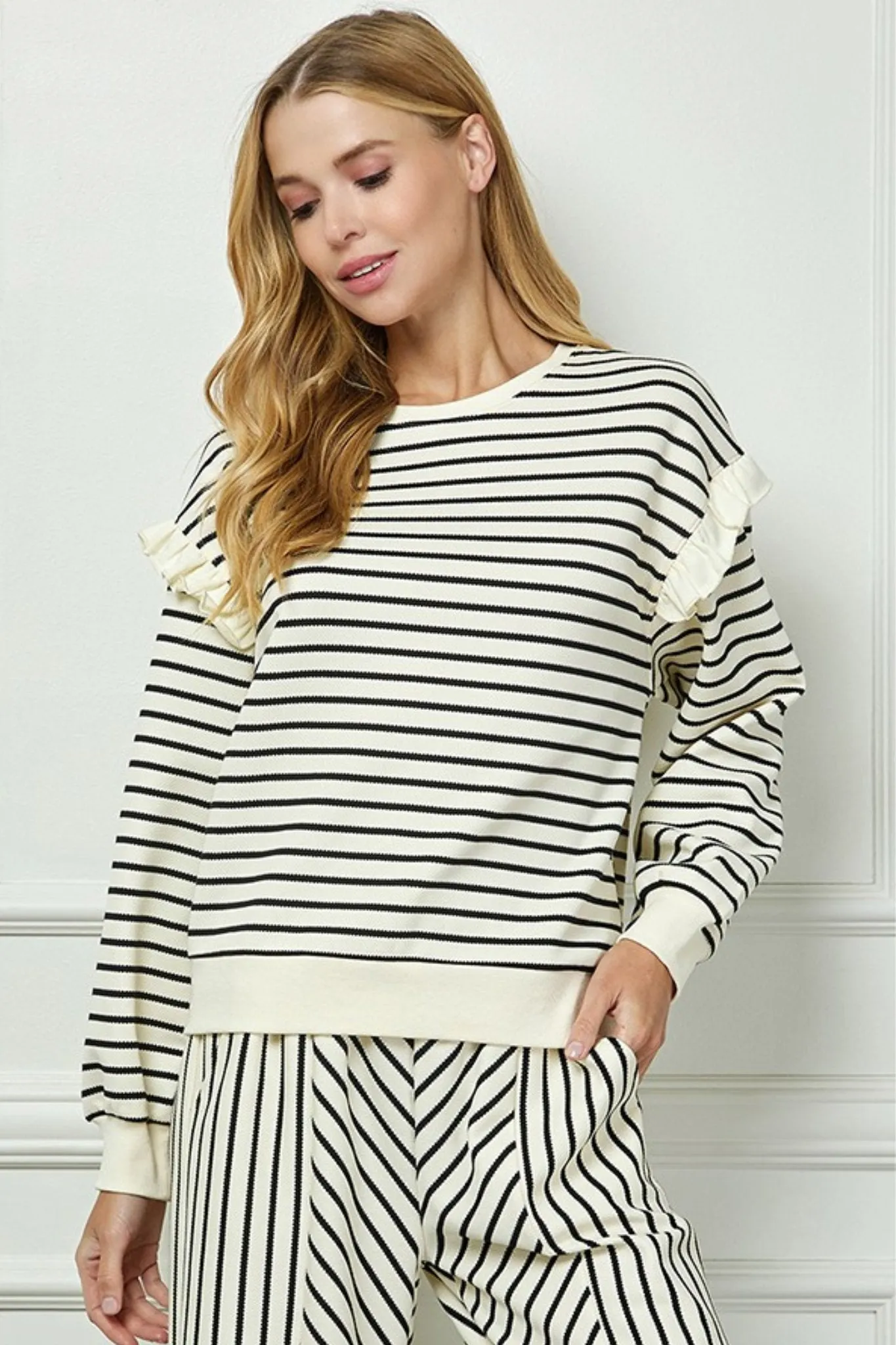 Linnie Long sleeve Top in Black and White